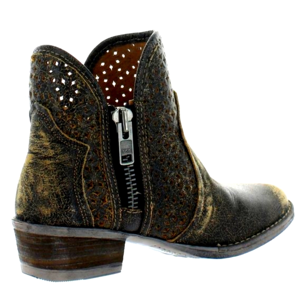 CIRCLE G super cute western ankle boots, distressed black leather, Women 7